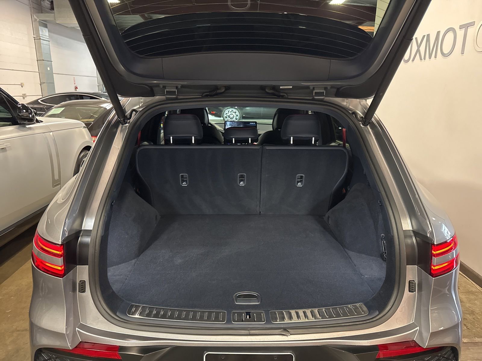 Used 2023 Genesis GV70 2.5T w/ Sport Prestige Package image 26