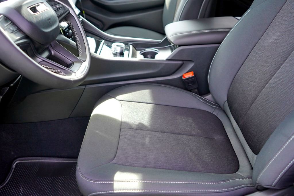 New 2026 Jeep Grand Cherokee Laredo RWD image 10