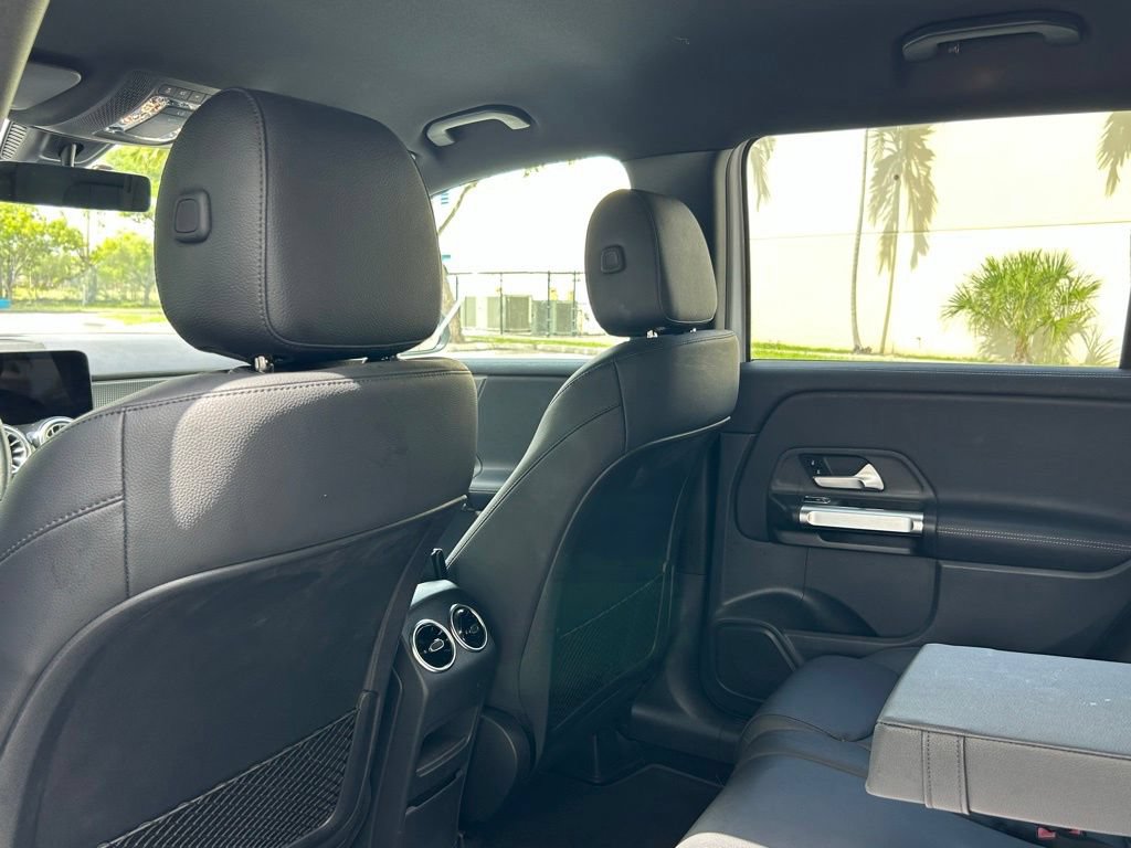 Used 2022 Mercedes-Benz GLB 250 w/ Premium Package Lite image 42