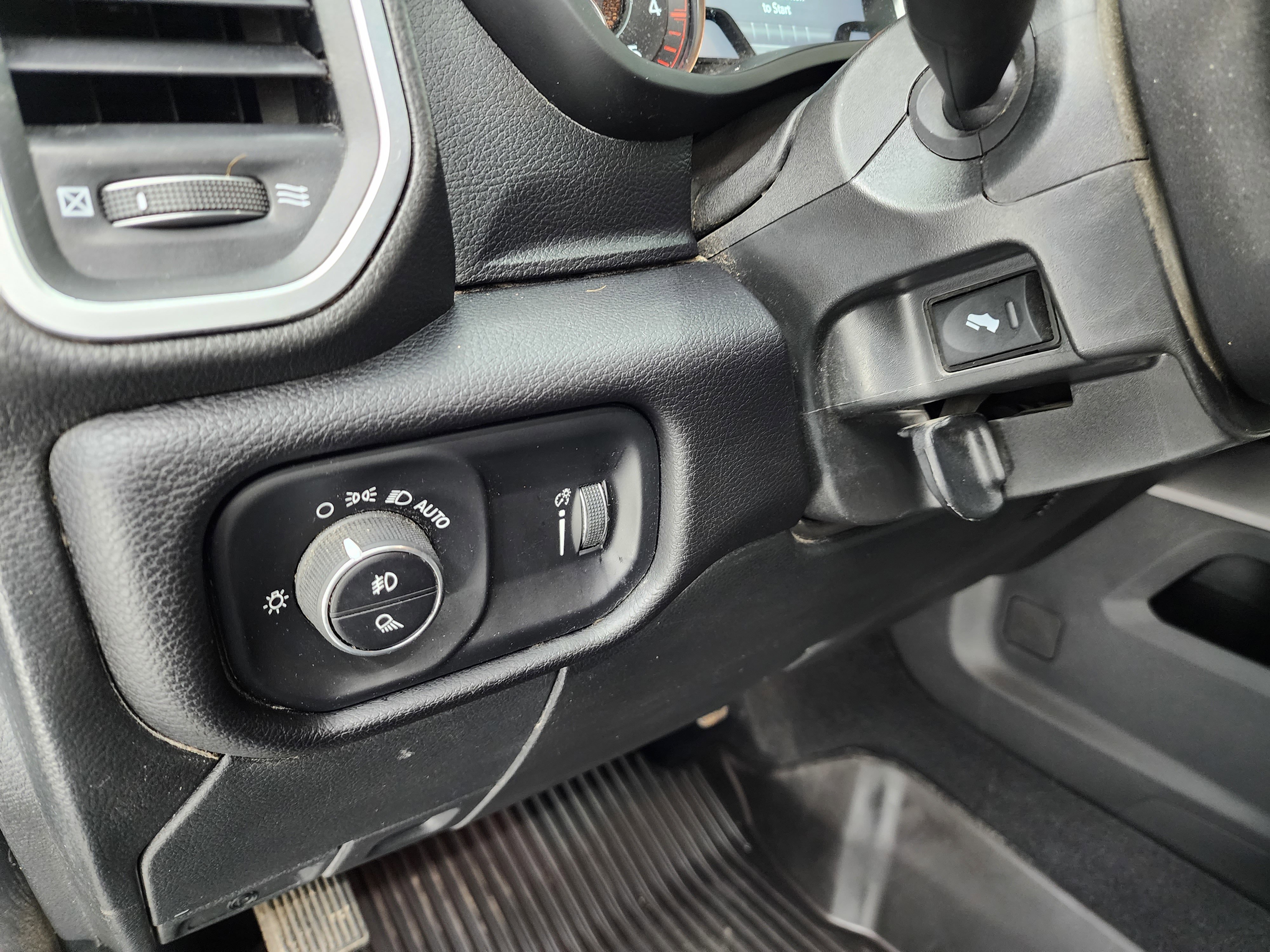 Used 2024 RAM 2500 Big Horn w/ Tech Package image 41