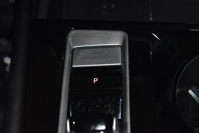 Used 2025 Volkswagen Atlas Cross Sport SE image 21