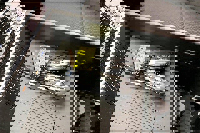 Certified 2025 Hyundai Santa Fe SE image 13