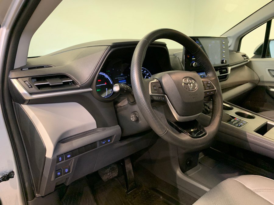 Used 2023 Toyota Sienna Limited w/ Protection Package (TMS) AWD/4WD image 17