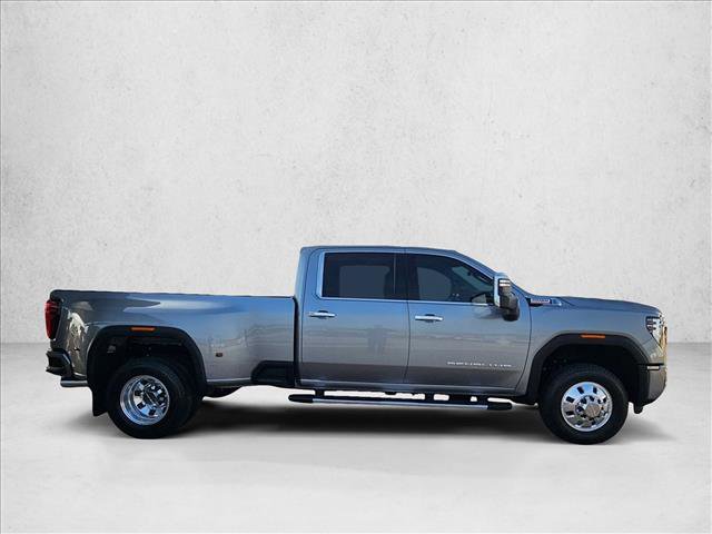 Used 2025 GMC Sierra 3500 Denali w/ Denali Reserve Package image 4