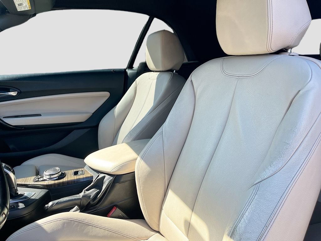 Used 2015 BMW M235i Convertible RWD image 21