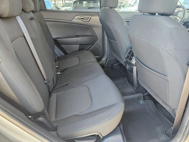 Used 2025 Kia Sportage LX image 19