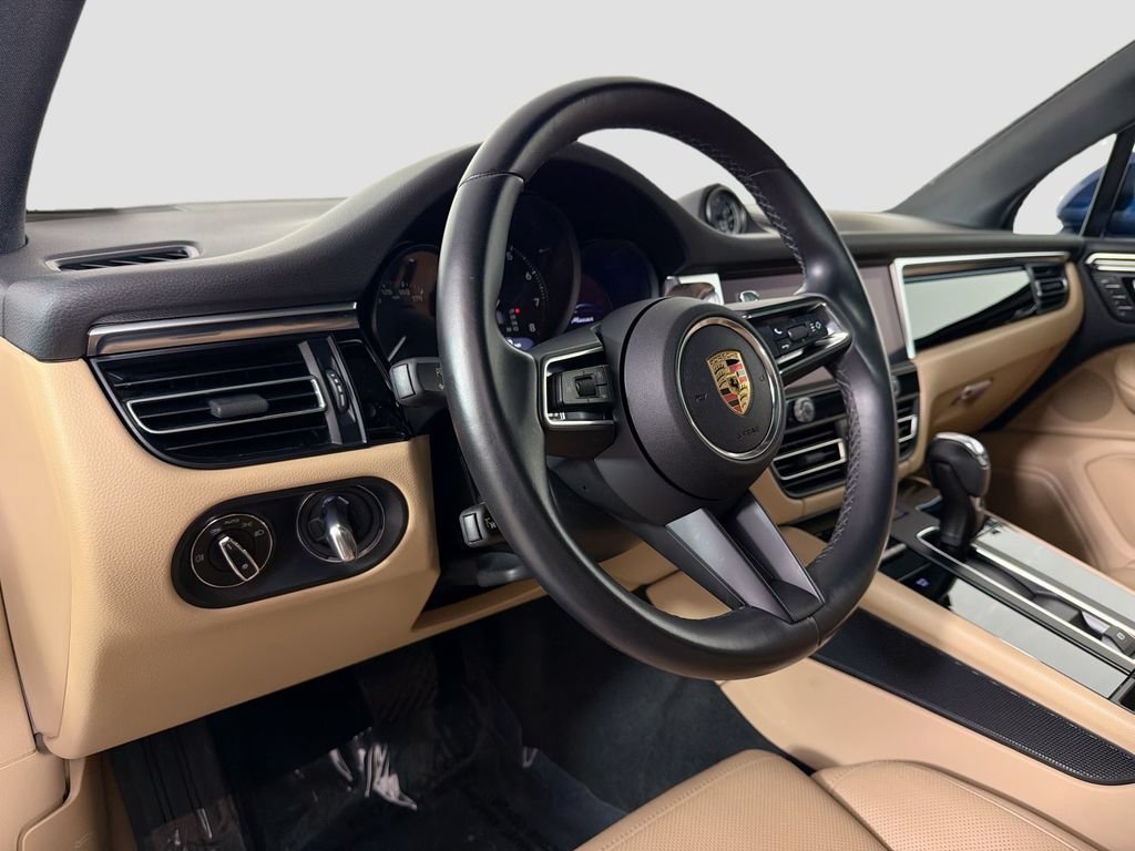Used 2024 Porsche Macan AWD/4WD image 9