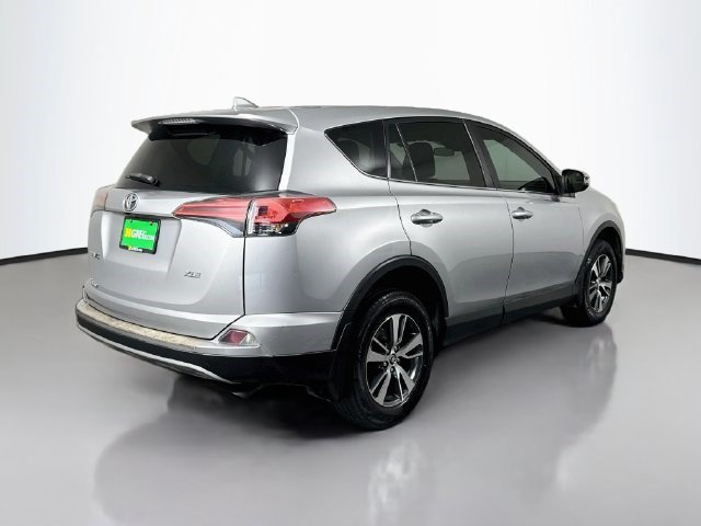 Used 2018 Toyota RAV4 XLE FWD image 10