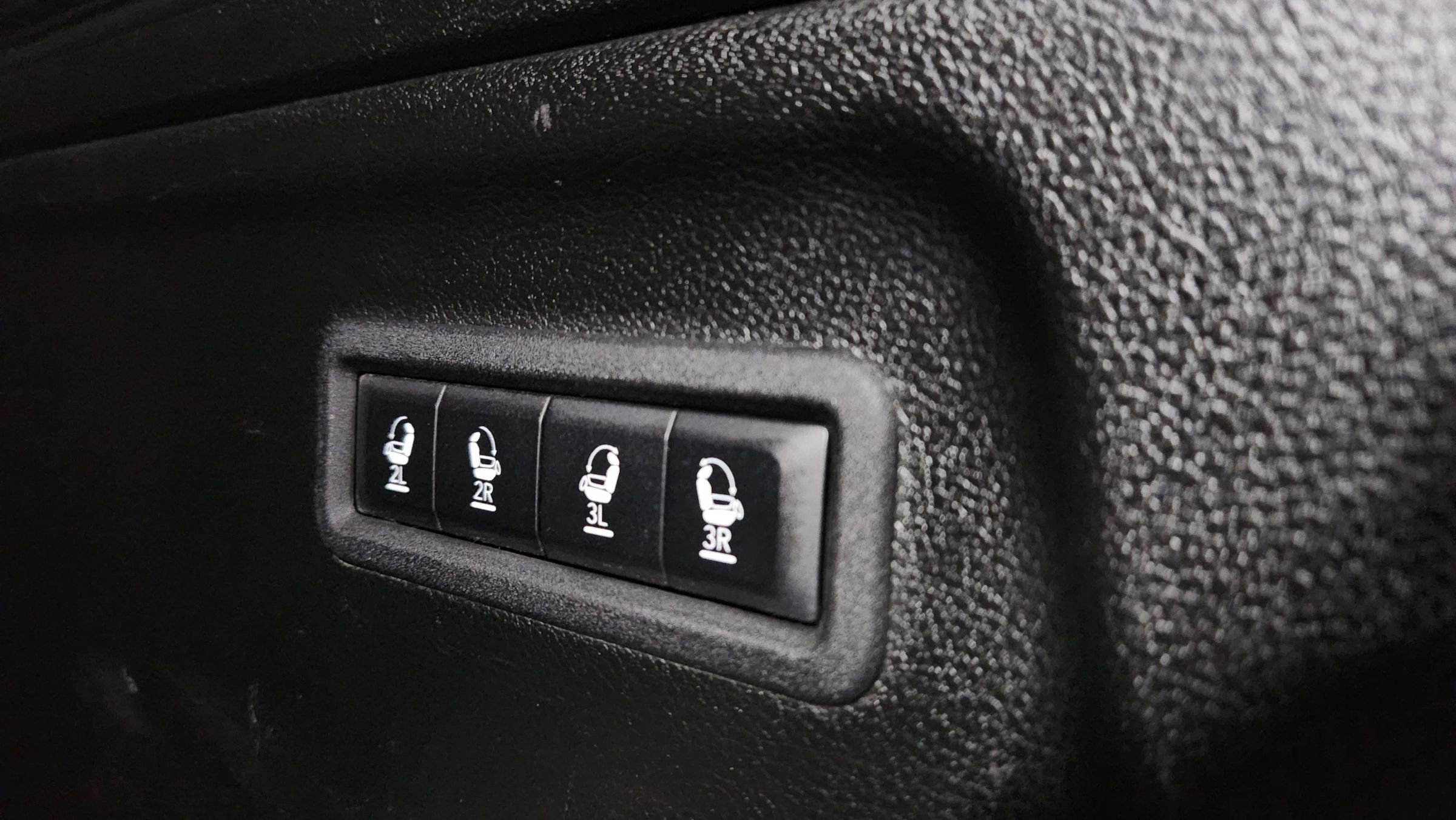 Used 2023 Jeep Wagoneer L Series II image 80