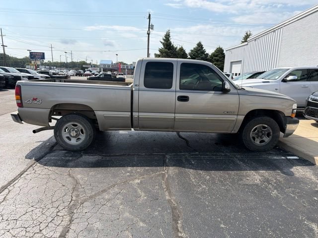 Used 2001 Chevrolet Silverado 1500 LS w/ Firm Ride Suspension Pkg AWD/4WD image 7
