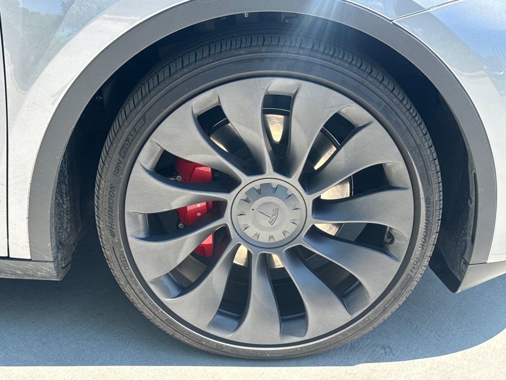 Used 2024 Tesla Model Y Performance AWD/4WD image 11