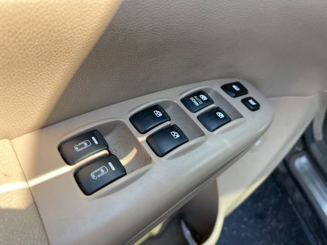 Used 2012 Kia Sedona EX w/ Luxury Pkg image 27