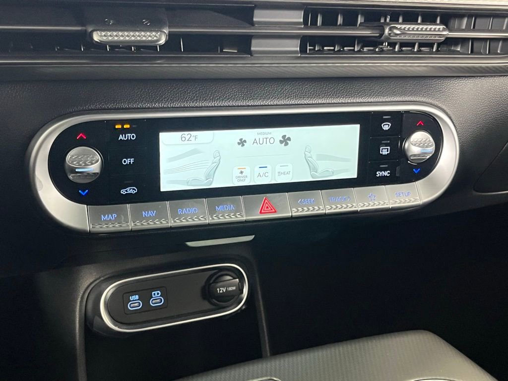 Used 2025 Genesis GV60 RWD image 21