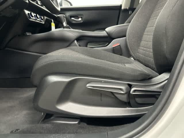 Certified 2027 Honda HR-V LX image 26