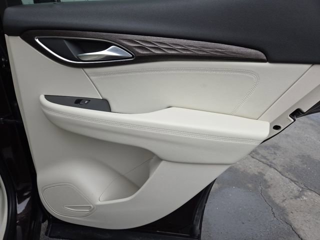 Used 2022 Buick Envision Avenir w/ Technology Package II image 31