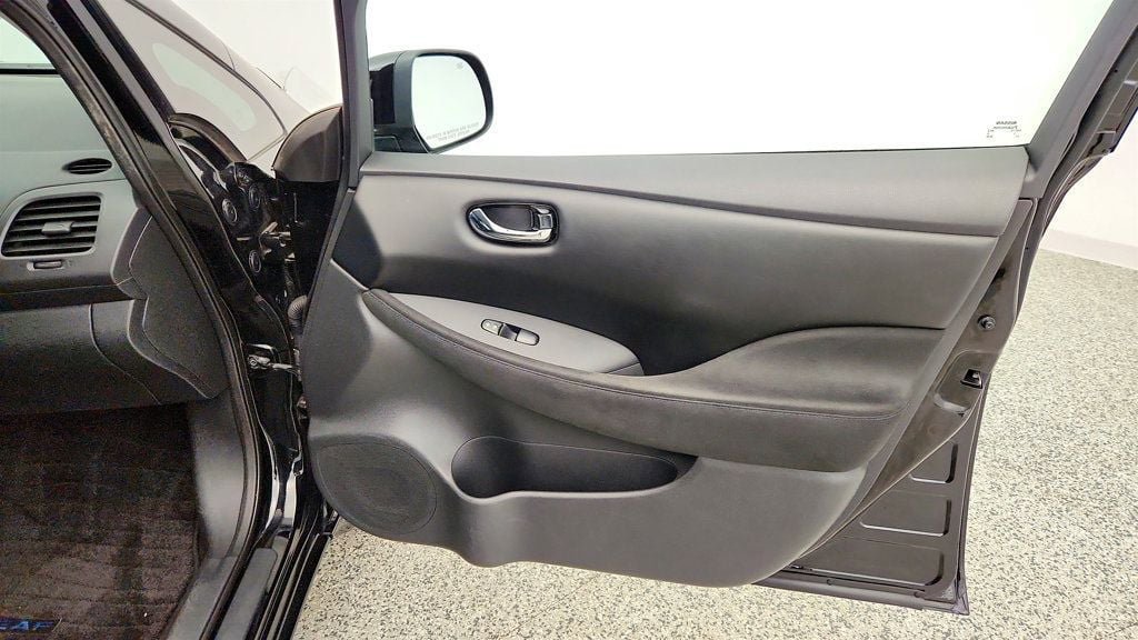 Used 2014 Nissan Leaf S w/ Charge Package FWD image 24
