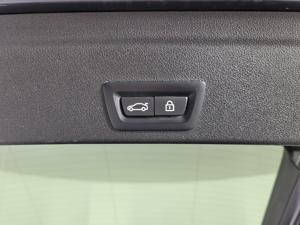 Used 2020 BMW X6 M50i AWD/4WD image 10
