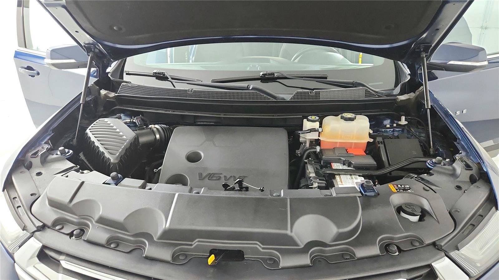 Used 2023 Chevrolet Traverse LT FWD image 31