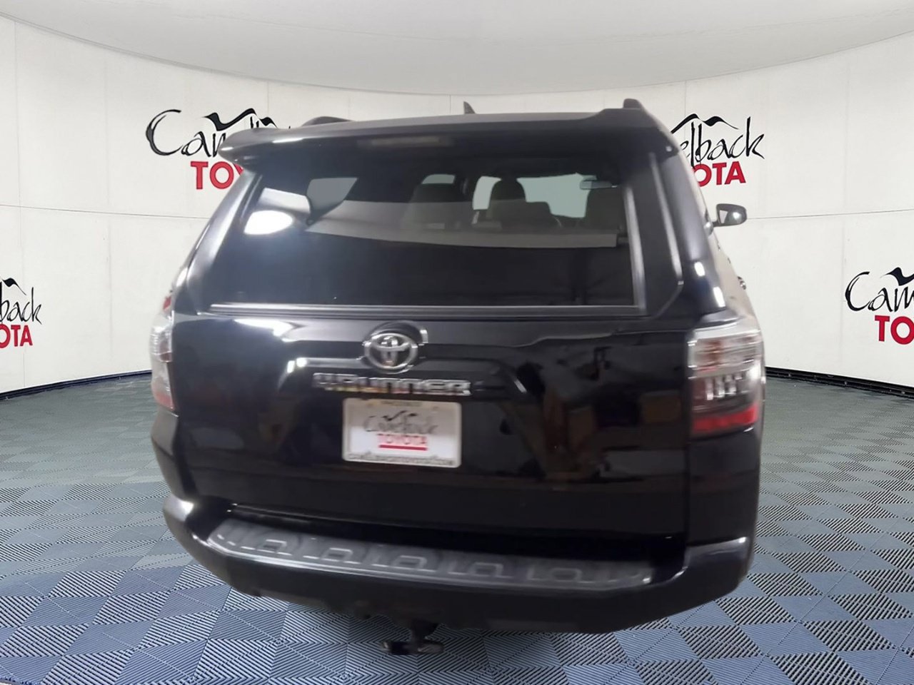 Used 2023 Toyota 4Runner SR5 AWD/4WD image 9