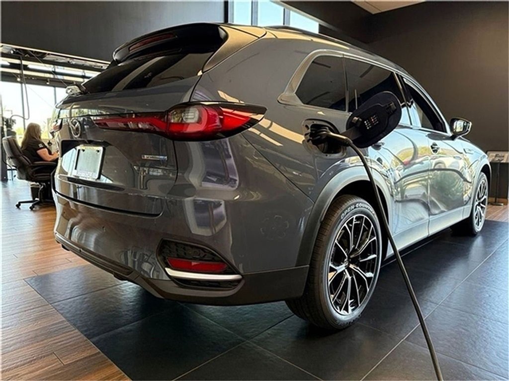 New 2025 MAZDA CX-70 Plug-In Hybrid w/ Premium Plus image 4