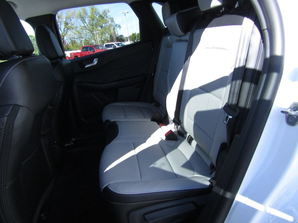 New 2026 Ford Escape Platinum image 34