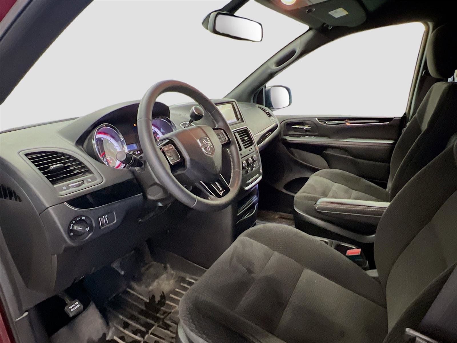 Used 2019 Dodge Grand Caravan SE image 11