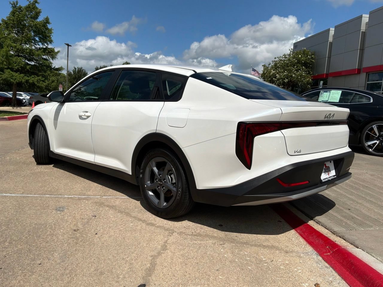 Used 2025 Kia K4 FWD image 8