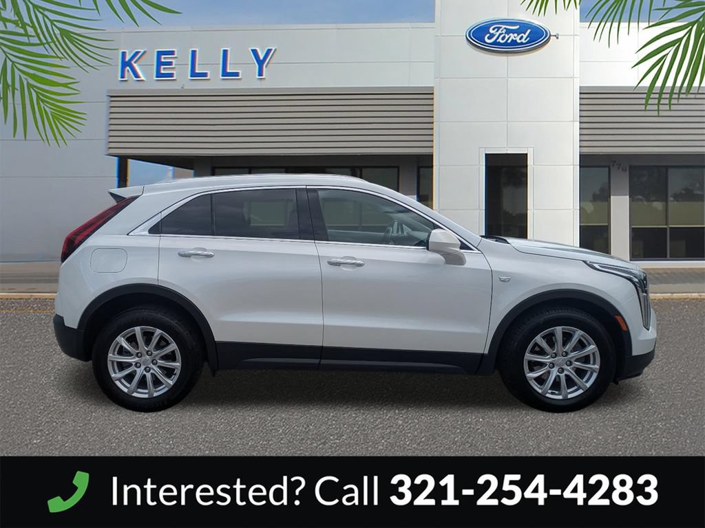 Used 2022 Cadillac XT4 Luxury w/ Cold Weather Package AWD/4WD image 5
