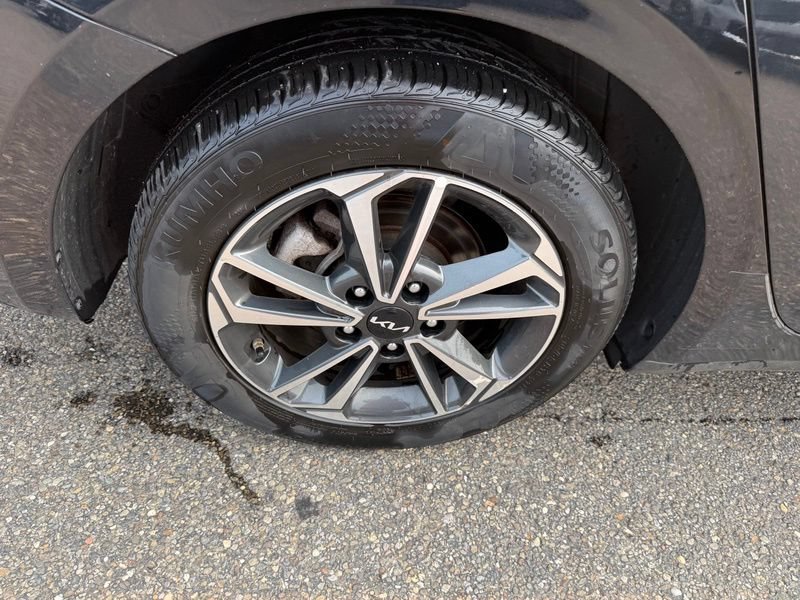 Certified 2024 Kia Forte LXS w/ LXS Technology Package FWD image 15