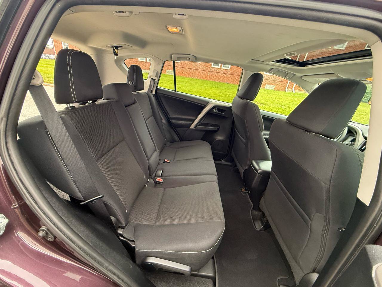 Used 2016 Toyota RAV4 XLE AWD/4WD image 21