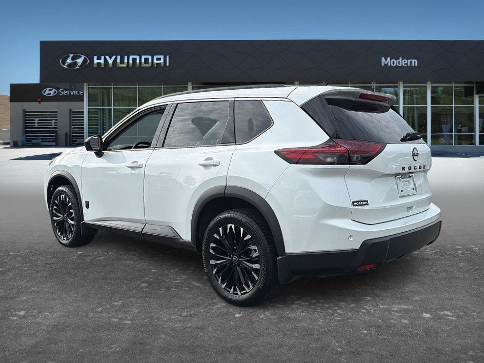 Used 2026 Nissan Rogue Dark Armor FWD image 6