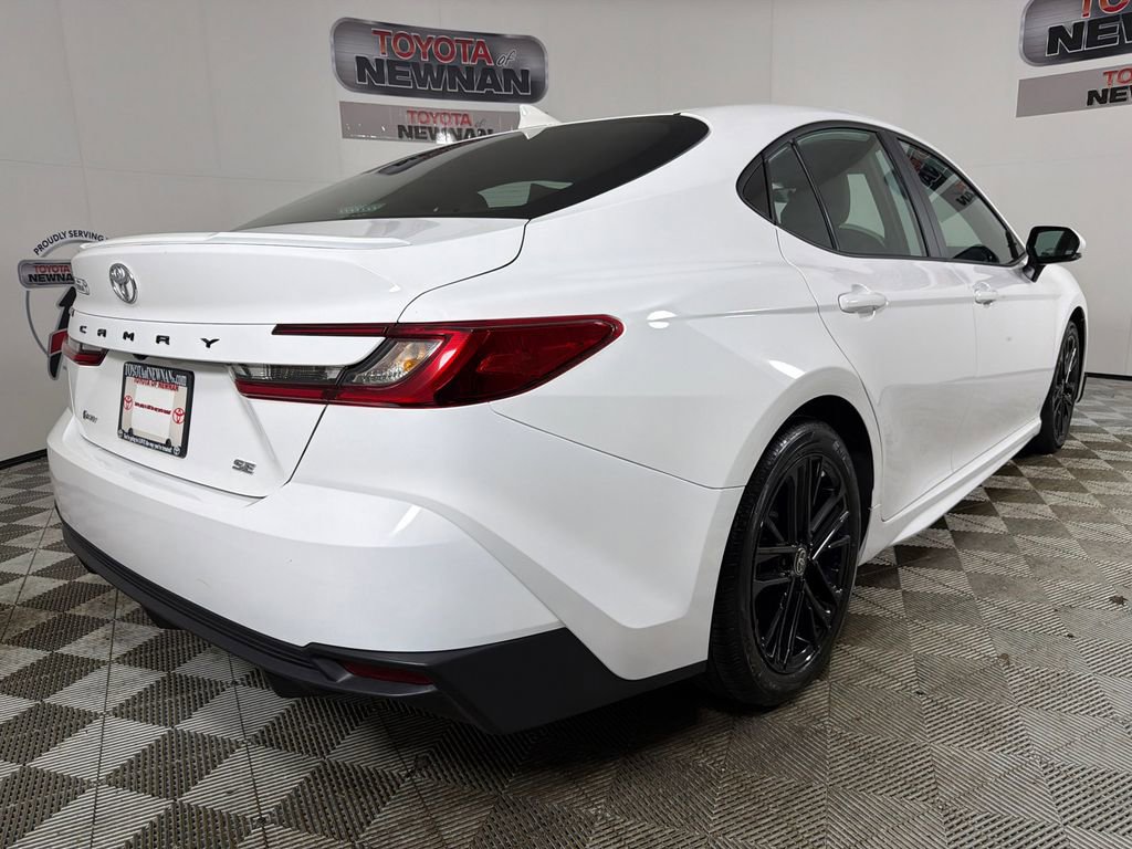 Used 2025 Toyota Camry SE w/ Convenience Package image 3