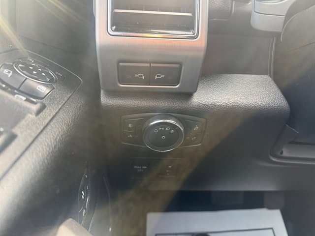 Used 2018 Ford F150 Platinum w/ Technology Package image 24