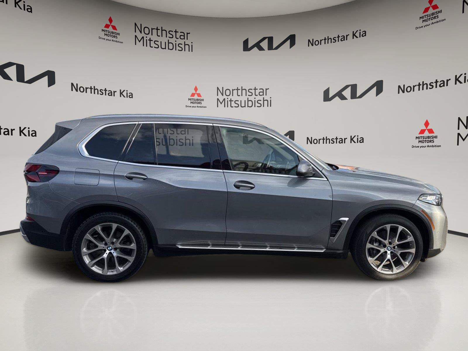 Used 2024 BMW X5 xDrive40i AWD/4WD image 6