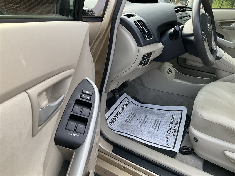 Used 2010 Toyota Prius Two FWD image 19
