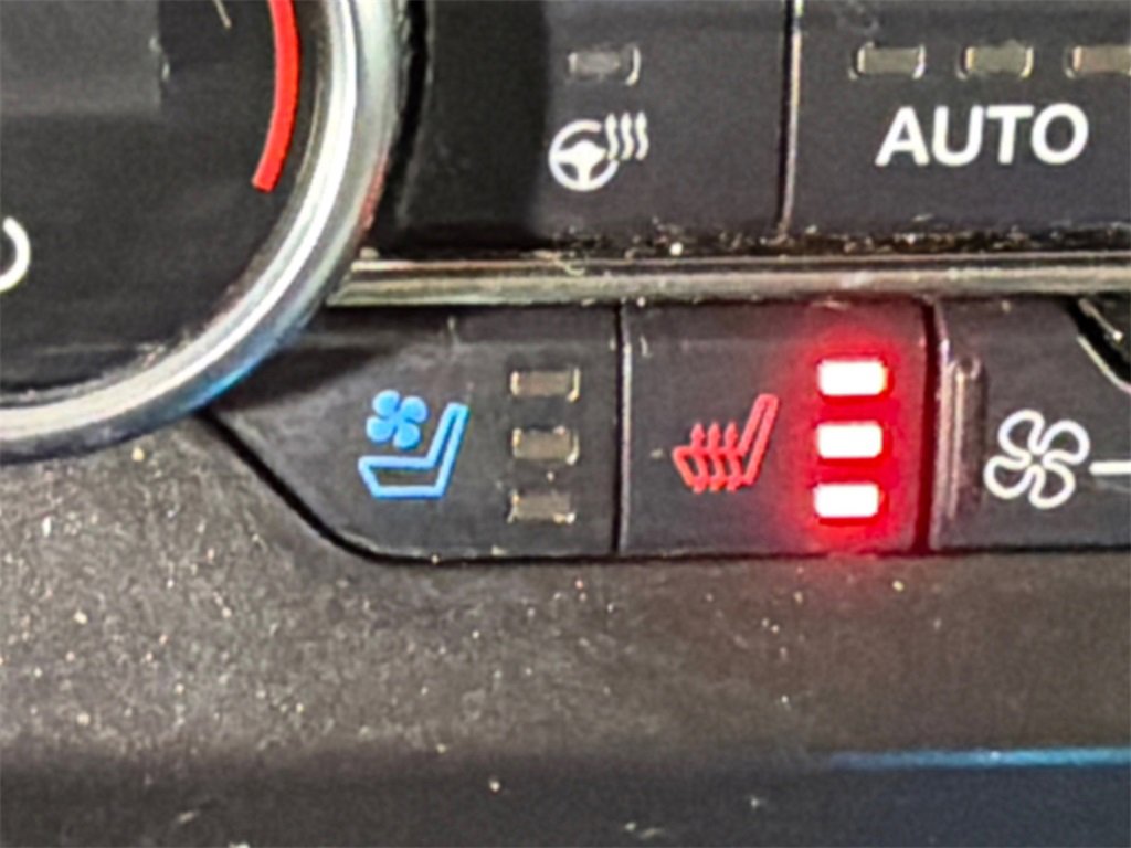 Used 2020 Ford Expedition XLT w/ Equipment Group 202A image 31