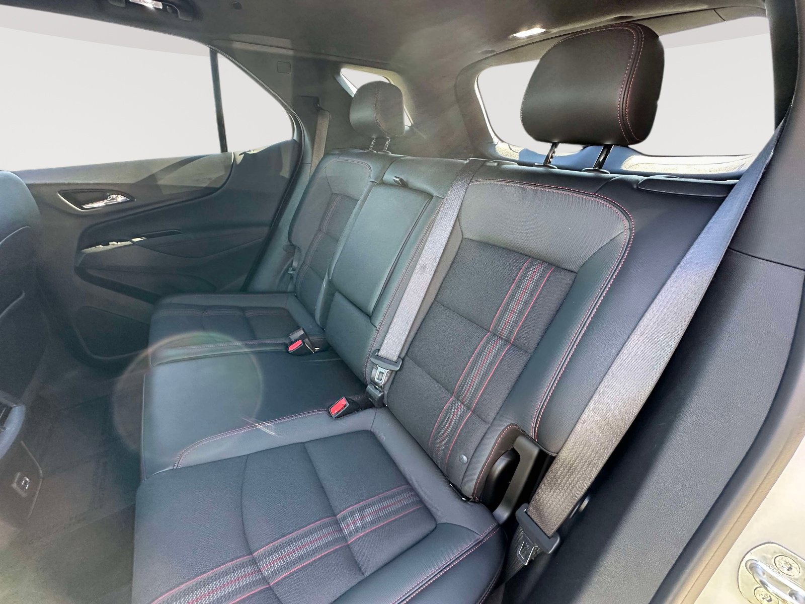 Used 2022 Chevrolet Equinox RS image 33