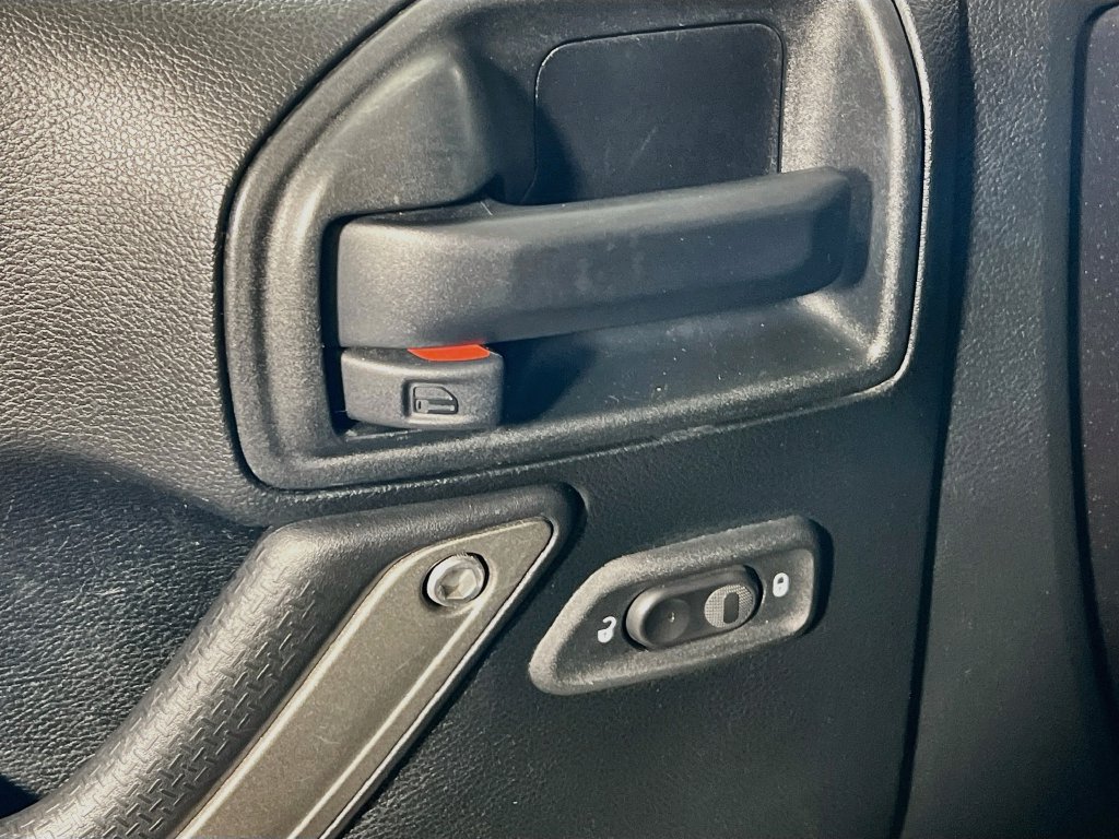 Used 2017 Jeep Wrangler Unlimited Sport AWD/4WD image 16