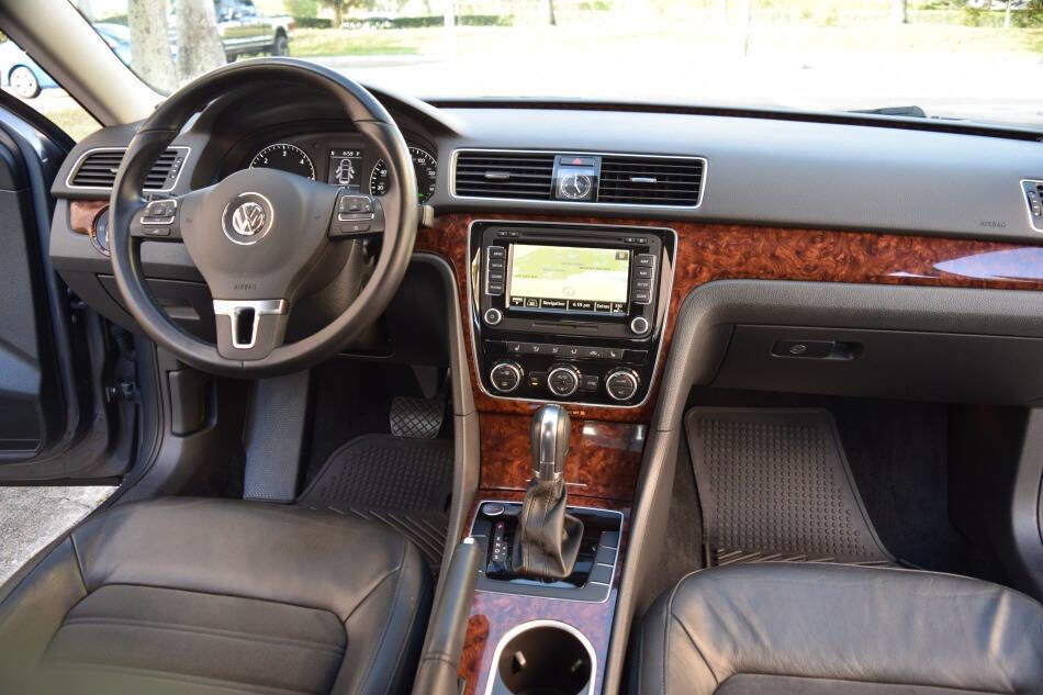 Used 2015 Volkswagen Passat TDI SEL Premium FWD image 51