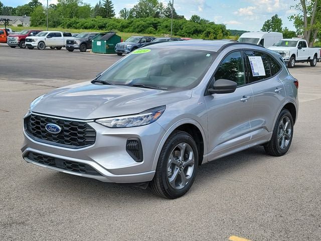 Used 2024 Ford Escape ST-Line w/ Tech Pack #1 AWD/4WD image 2