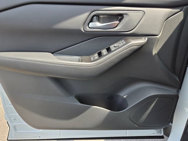 New 2026 Nissan Rogue SV FWD image 24