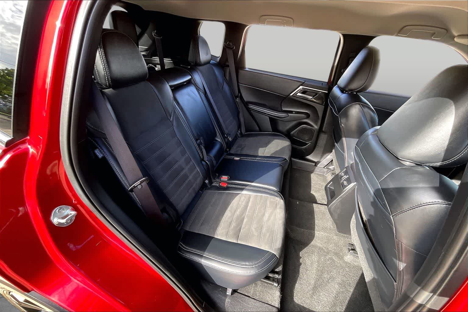 Used 2024 Mitsubishi Outlander SE FWD image 16