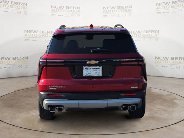 New 2025 Chevrolet Traverse LT w/ Driver Confidence Package FWD image 4