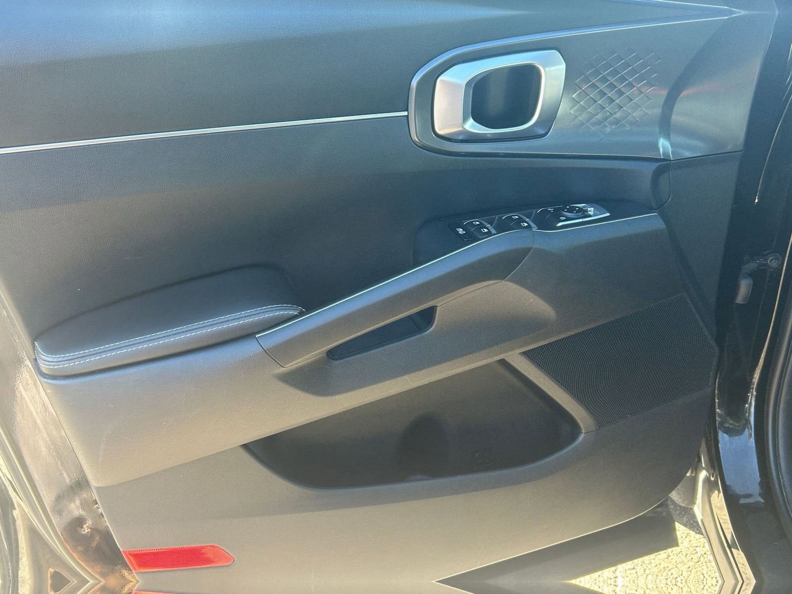 Used 2024 Kia Sorento S image 18