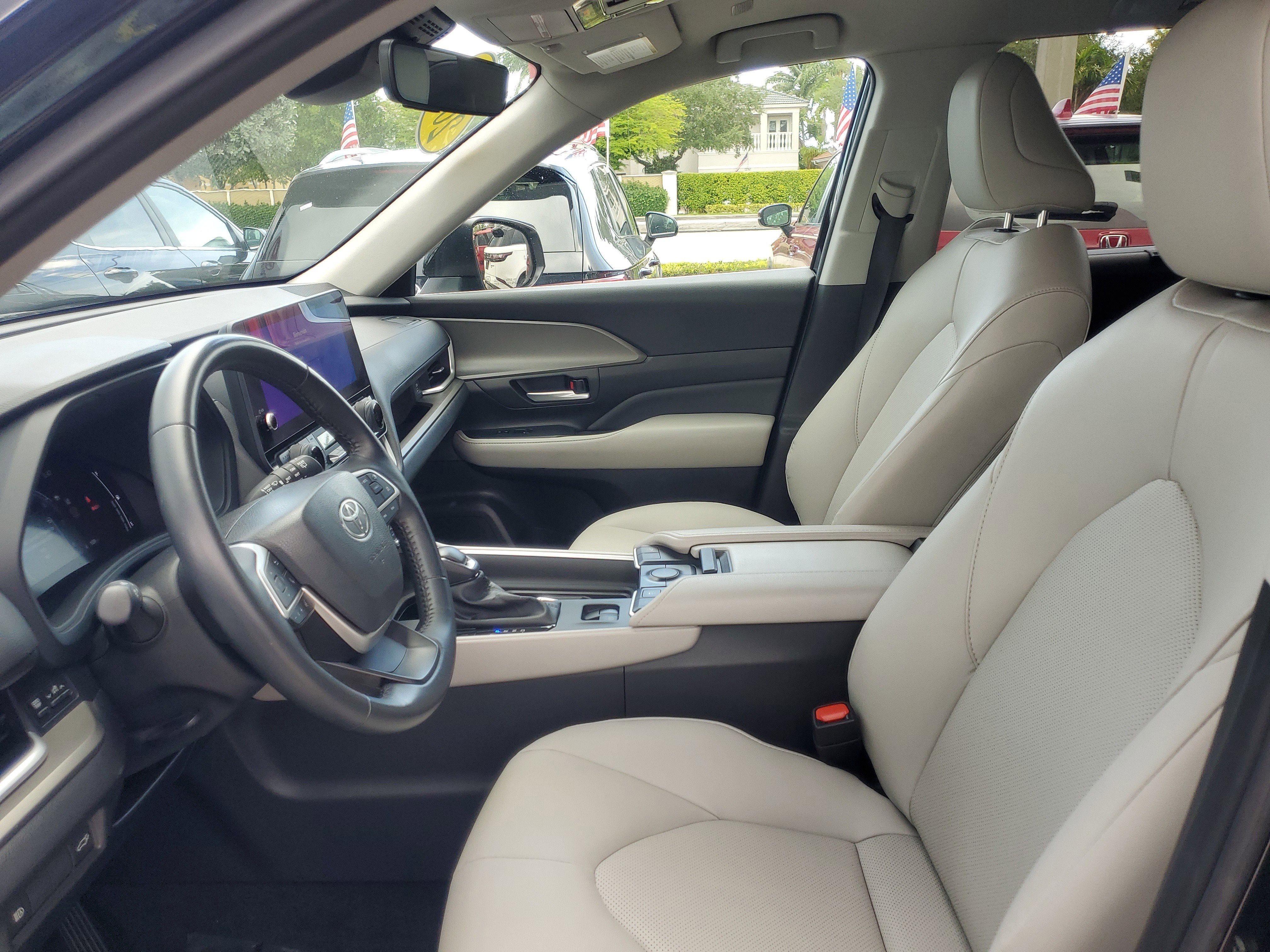 Used 2024 Toyota Grand Highlander XLE image 19