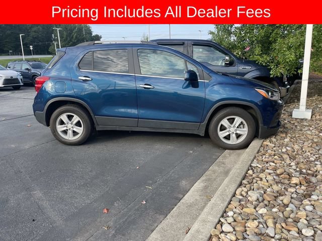Used 2020 Chevrolet Trax LT w/ LT Convenience Package FWD image 11
