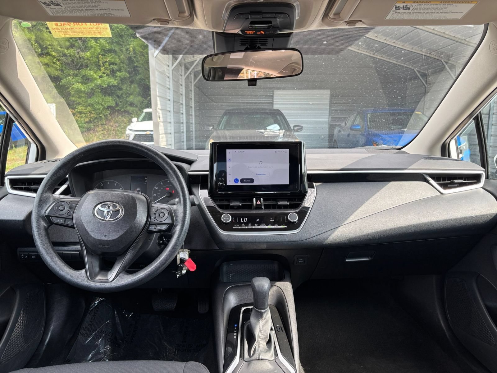 Used 2025 Toyota Corolla LE FWD image 30