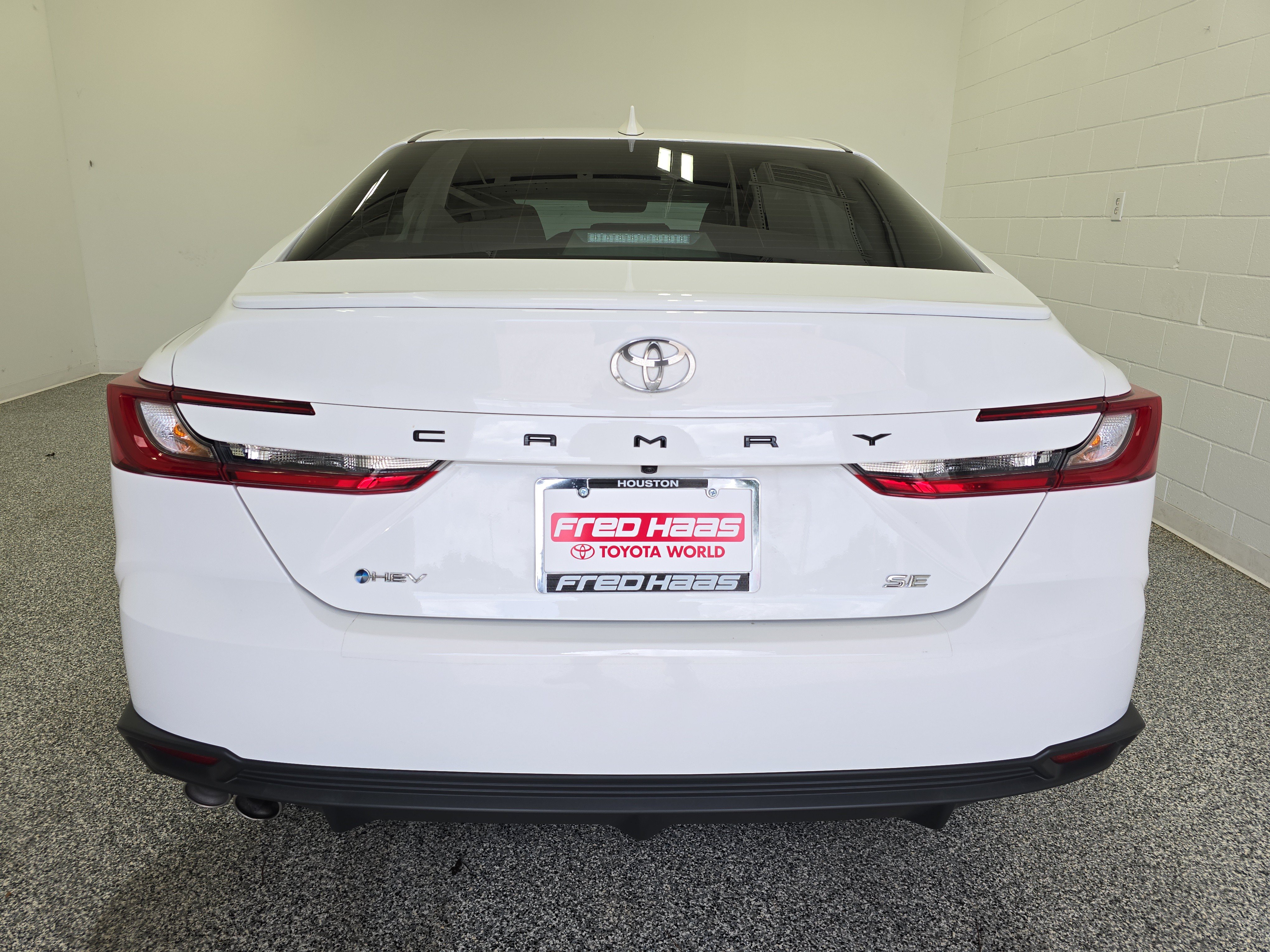 Used 2025 Toyota Camry SE w/ Convenience Package FWD image 7