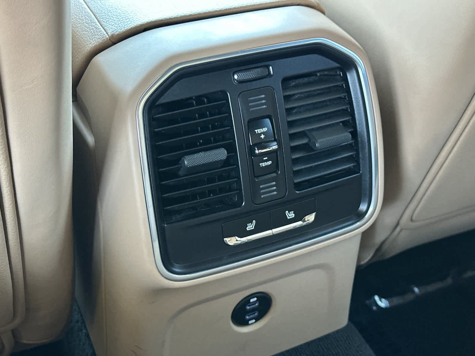 Certified 2023 Porsche Macan S AWD/4WD image 14