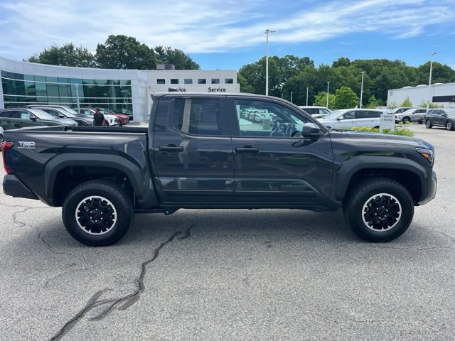 Used 2024 Toyota Tacoma 4x4 Double Cab image 2